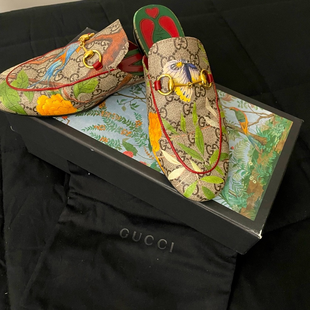 Gucci tian print mules